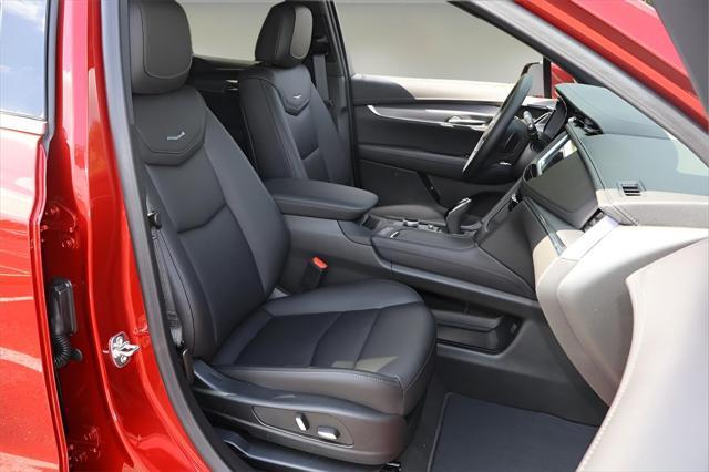new 2025 Cadillac XT5 car, priced at $45,515