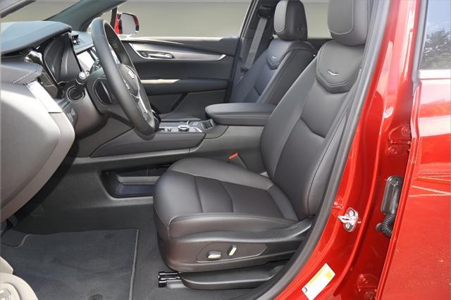 new 2025 Cadillac XT5 car, priced at $45,515
