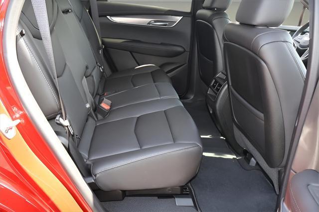 new 2025 Cadillac XT5 car, priced at $45,515
