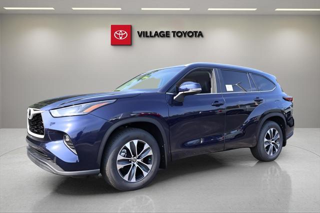 new 2025 Toyota Highlander car, priced at $45,772