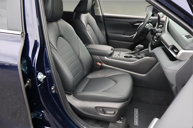 used 2025 Toyota Highlander car, priced at $46,771