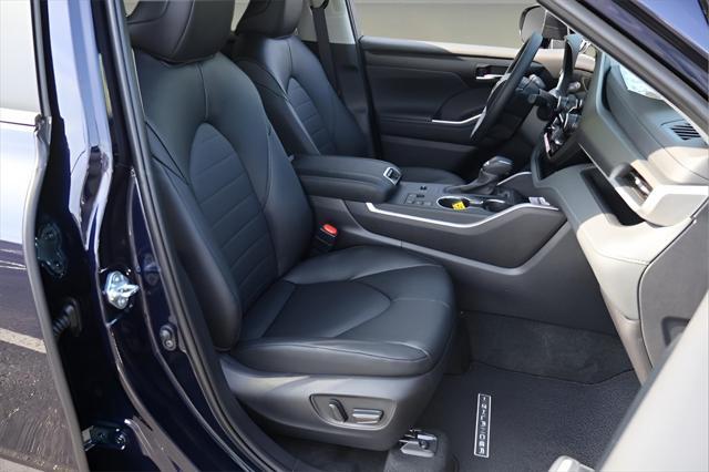 new 2025 Toyota Highlander car, priced at $45,772