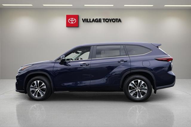 used 2025 Toyota Highlander car, priced at $46,771