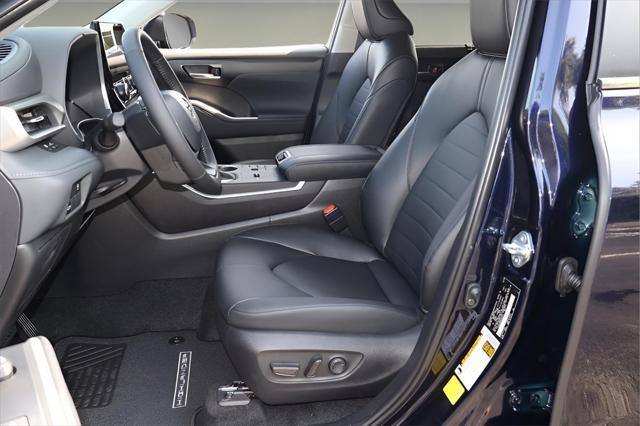 new 2025 Toyota Highlander car, priced at $45,772