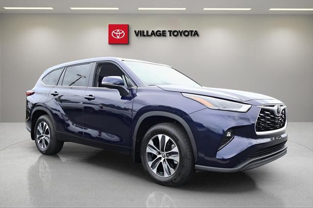 used 2025 Toyota Highlander car, priced at $46,771