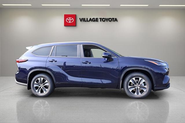 new 2025 Toyota Highlander car, priced at $45,772