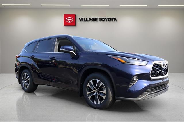 new 2025 Toyota Highlander car, priced at $45,772
