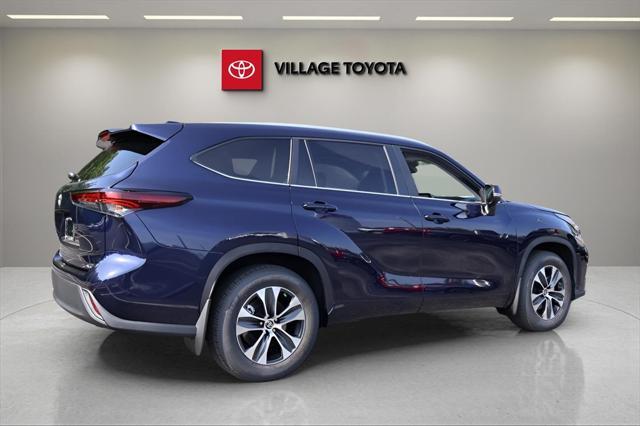new 2025 Toyota Highlander car, priced at $45,772