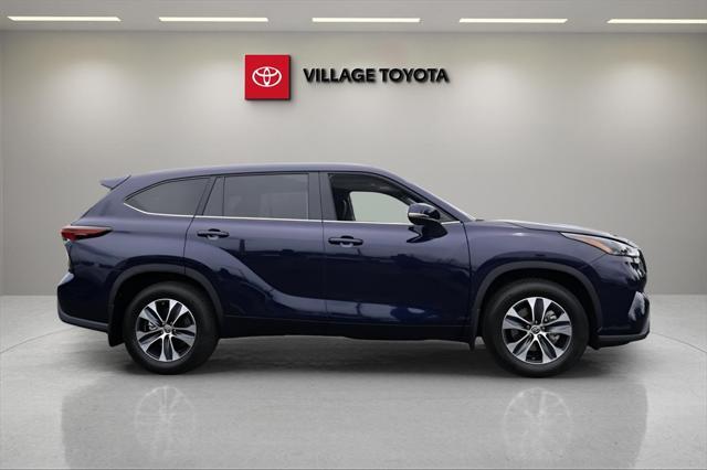 used 2025 Toyota Highlander car, priced at $46,771