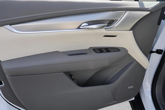 new 2025 Cadillac XT5 car, priced at $52,815