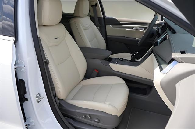 new 2025 Cadillac XT5 car, priced at $52,815