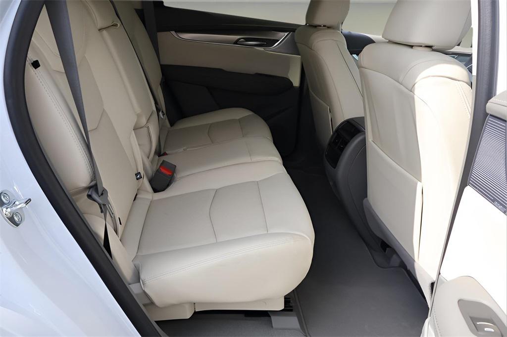 new 2025 Cadillac XT5 car, priced at $52,815