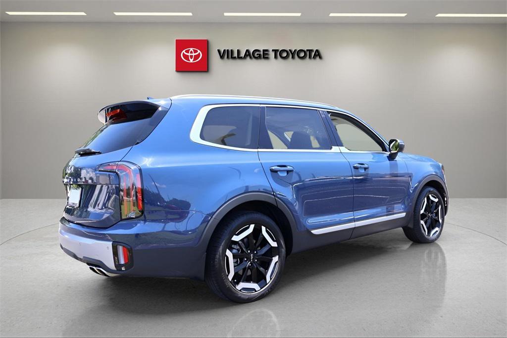 used 2024 Kia Telluride car, priced at $33,111