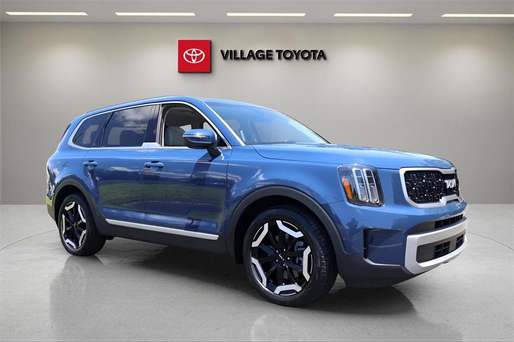 used 2024 Kia Telluride car, priced at $33,111