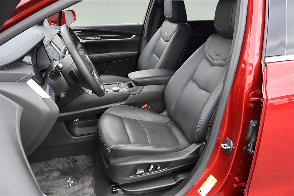 used 2020 Cadillac XT5 car, priced at $25,491