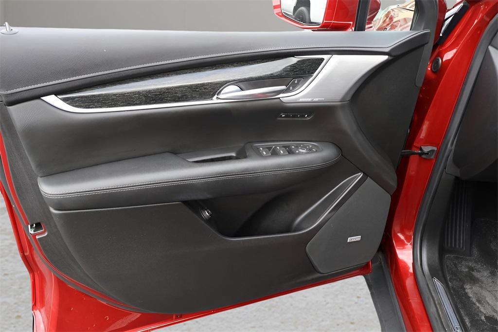 used 2020 Cadillac XT5 car, priced at $25,491