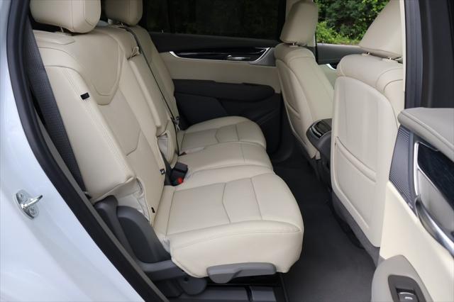 new 2025 Cadillac XT6 car, priced at $60,064