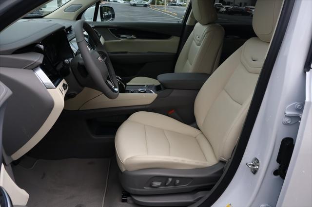 new 2025 Cadillac XT6 car, priced at $60,064