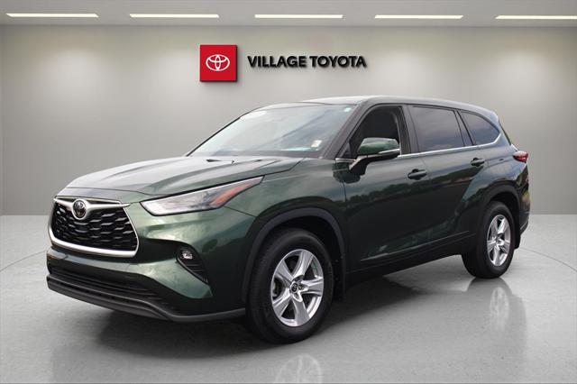 used 2023 Toyota Highlander car, priced at $33,772
