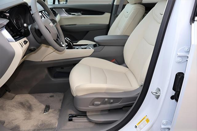 new 2025 Cadillac XT6 car, priced at $58,610