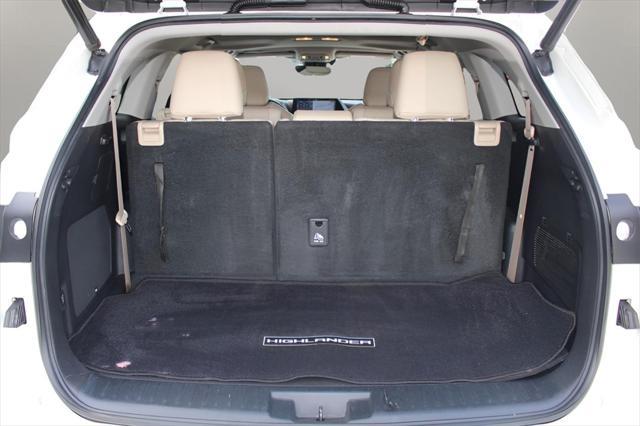 used 2020 Toyota Highlander Hybrid car, priced at $28,883
