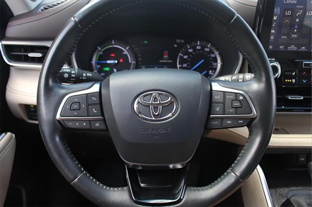 used 2020 Toyota Highlander Hybrid car, priced at $28,883