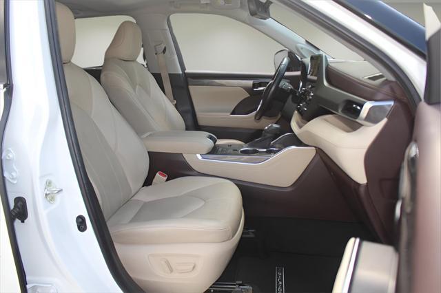 used 2020 Toyota Highlander Hybrid car, priced at $28,883