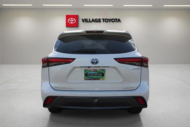 used 2020 Toyota Highlander Hybrid car, priced at $28,883