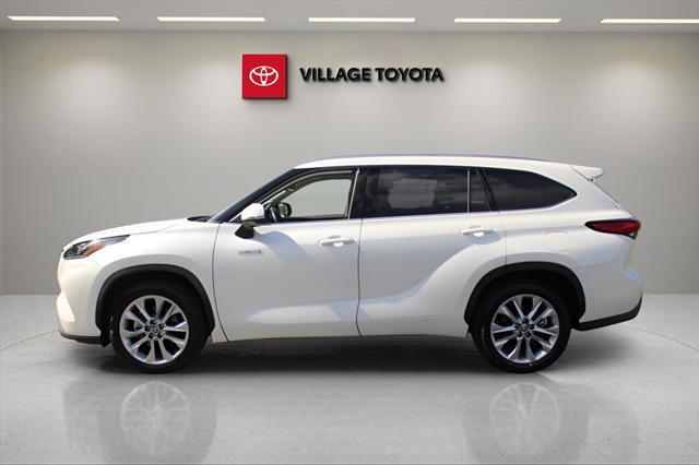 used 2020 Toyota Highlander Hybrid car, priced at $28,883