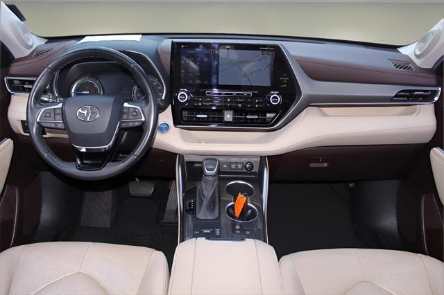 used 2020 Toyota Highlander Hybrid car, priced at $28,883