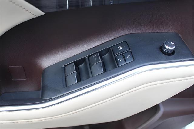 used 2020 Toyota Highlander Hybrid car, priced at $28,883
