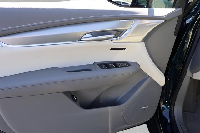 new 2025 Cadillac XT5 car, priced at $51,215
