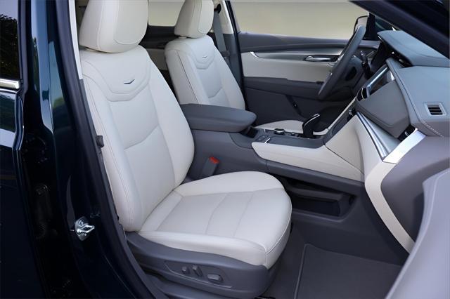 new 2025 Cadillac XT5 car, priced at $51,215