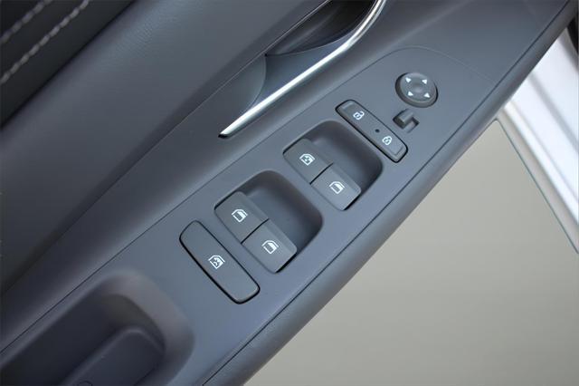 used 2022 Hyundai Elantra car, priced at $15,773