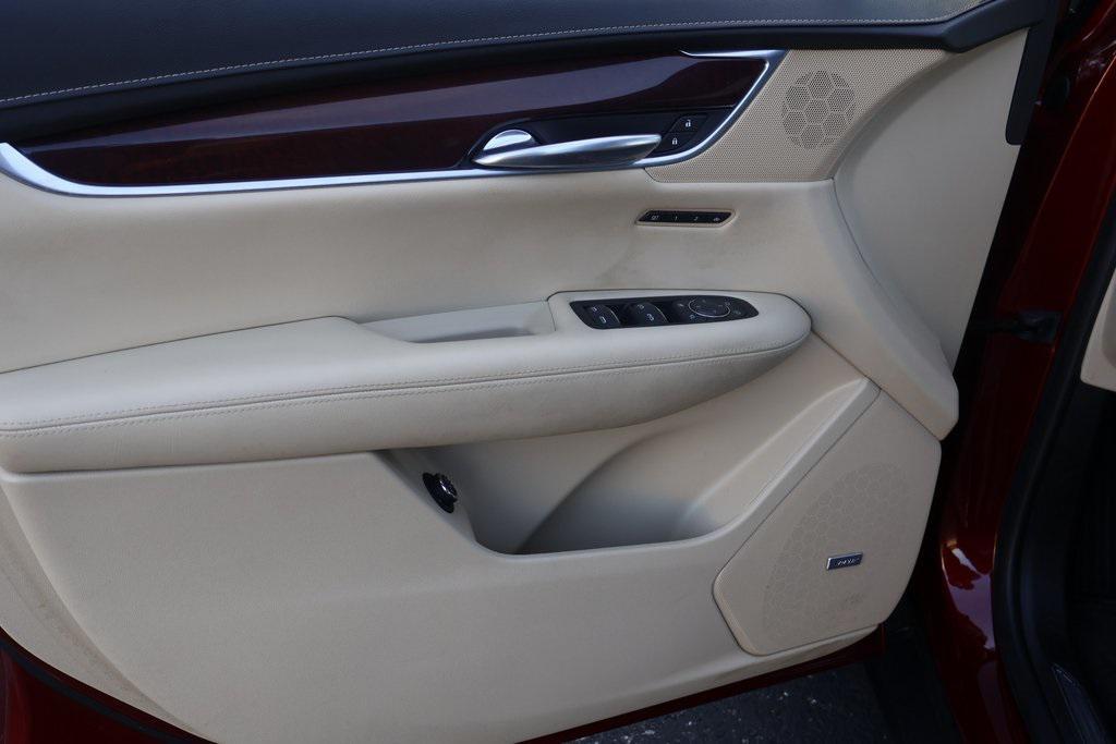 used 2018 Cadillac XT5 car, priced at $20,591