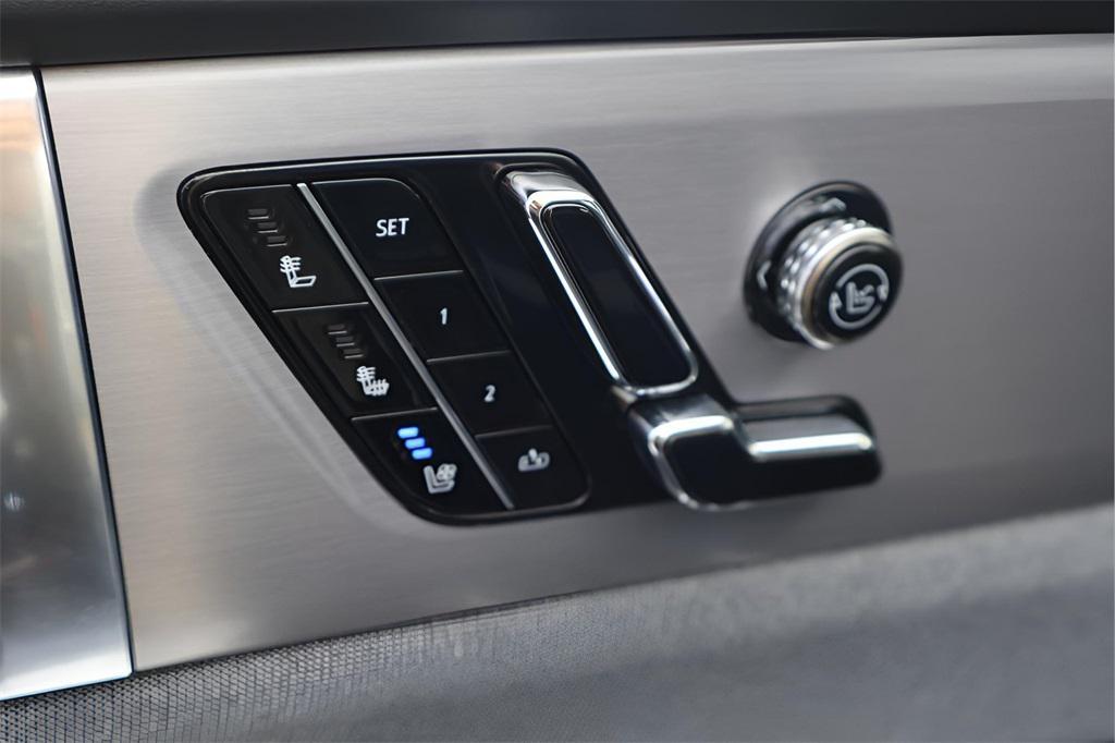 new 2026 Cadillac VISTIQ car, priced at $93,590