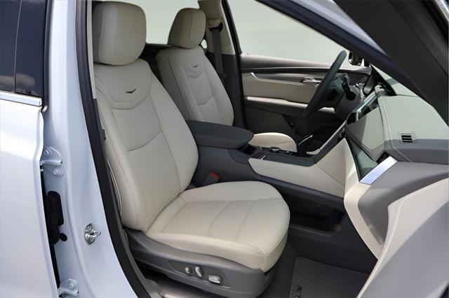 used 2025 Cadillac XT5 car, priced at $51,994