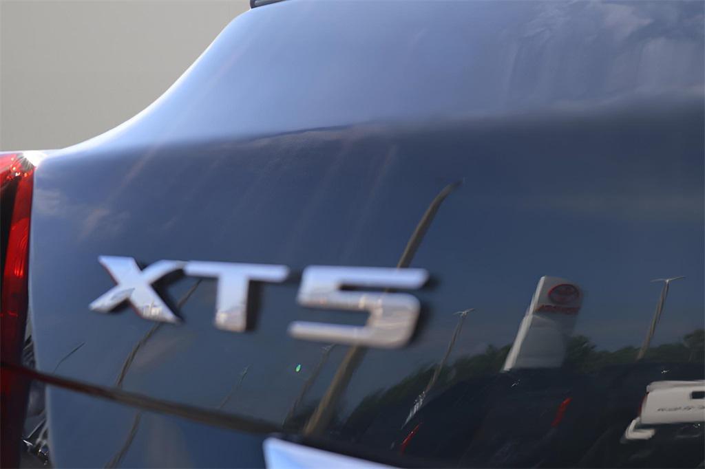 new 2025 Cadillac XT5 car, priced at $53,415