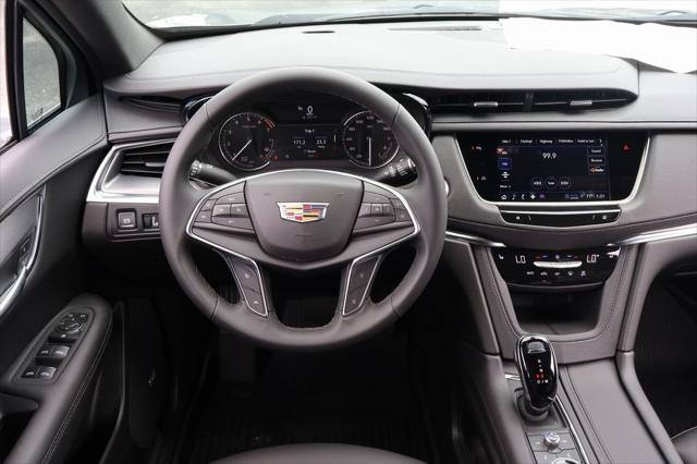 new 2025 Cadillac XT5 car, priced at $44,810