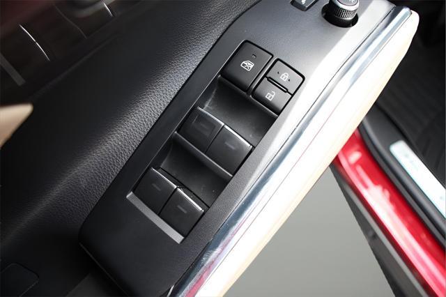 used 2023 Toyota Highlander Hybrid car, priced at $45,891