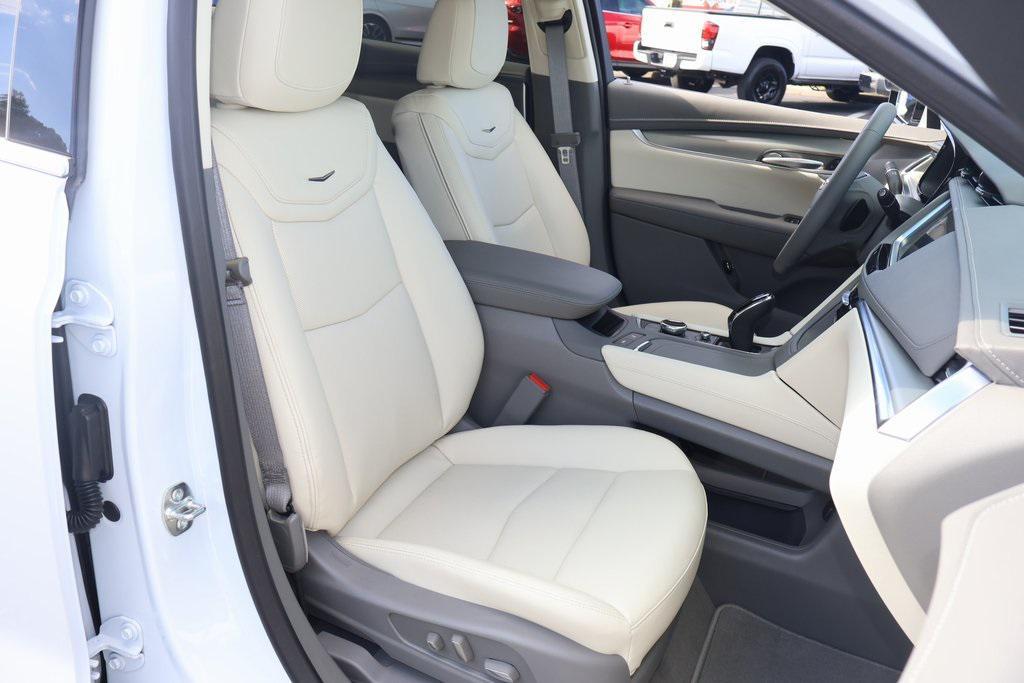 new 2026 Cadillac XT5 car, priced at $58,195