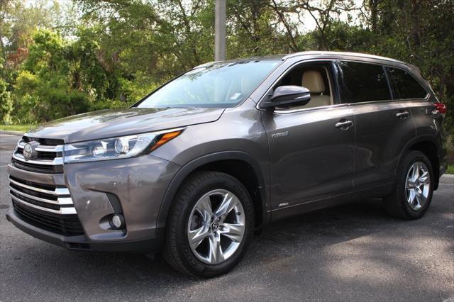 used 2017 Toyota Highlander Hybrid car, priced at $27,522