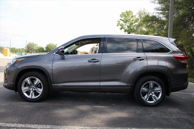 used 2017 Toyota Highlander Hybrid car, priced at $27,522