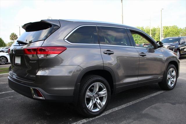 used 2017 Toyota Highlander Hybrid car, priced at $27,522