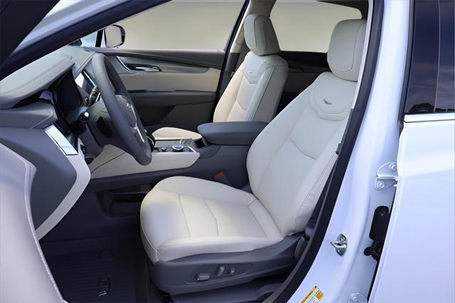 new 2025 Cadillac XT5 car, priced at $57,180