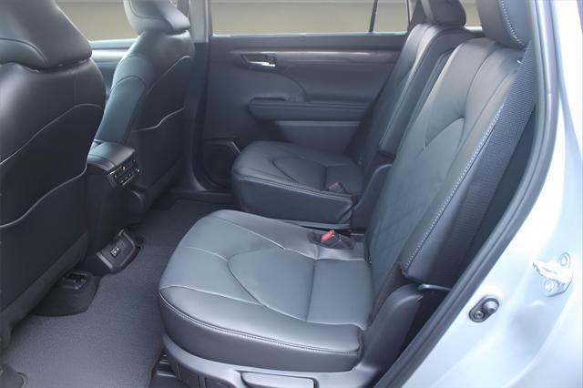 new 2025 Toyota Highlander car, priced at $53,804
