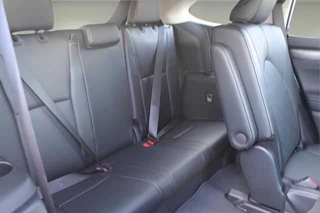 new 2025 Toyota Highlander car, priced at $53,804