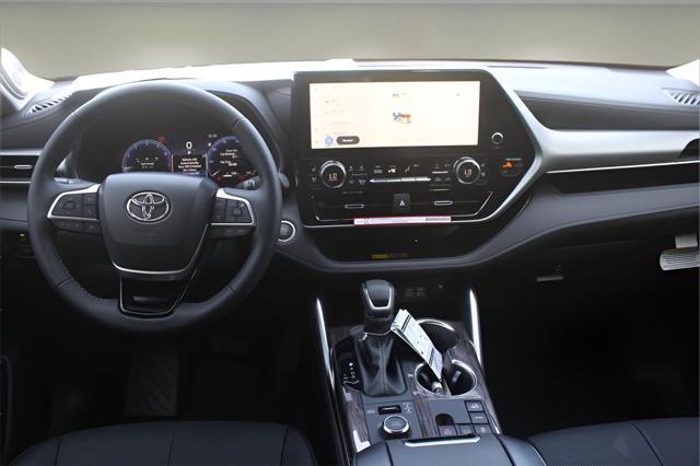 new 2025 Toyota Highlander car, priced at $53,804