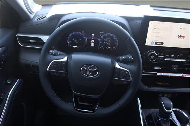 new 2025 Toyota Highlander car, priced at $53,804
