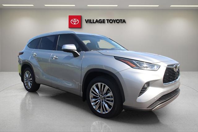 new 2025 Toyota Highlander car, priced at $53,804